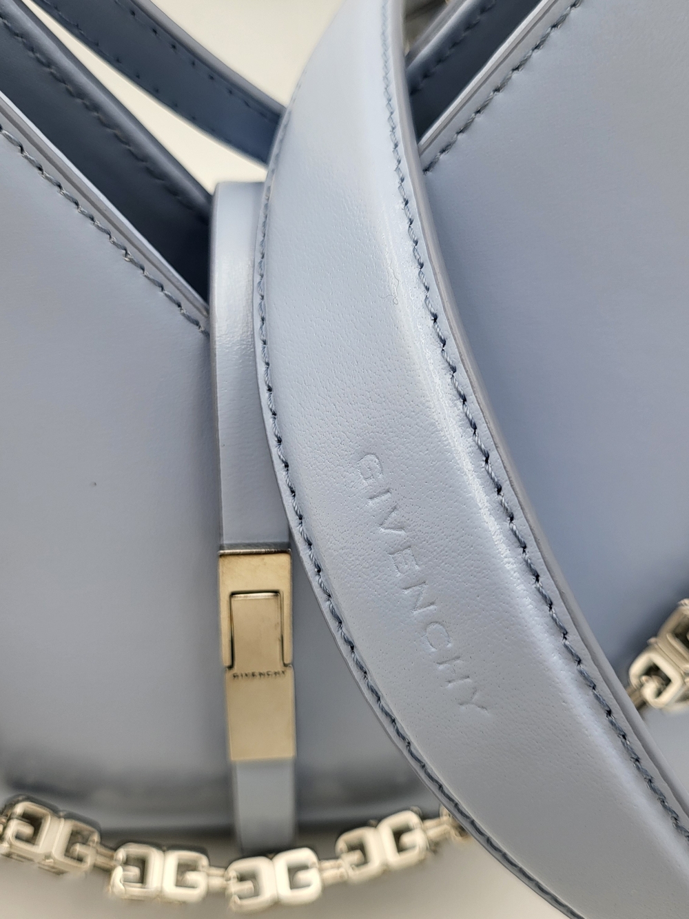 GIVENCHY Box Calfskin Small Cut Out Shoulder Crossbody Bag..Authentic.. - Picture 2 of 16